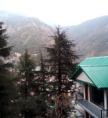 Dharamshala Hostel | Himalayan Bed & Breakfast, Triund Trekking and Snowline Trekking Hostel