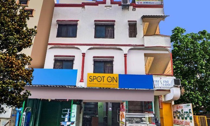Secunderabad Hotel | Hotel ∙ 3 guests