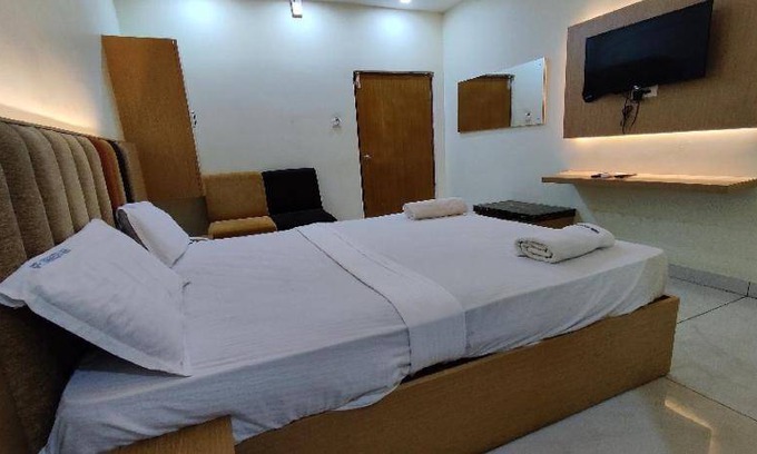 Vijayawada Hotel | Hotel ∙ 3 guests