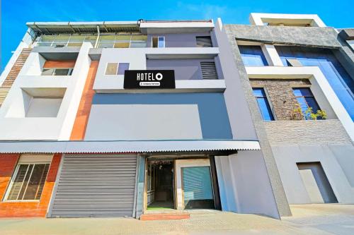 Indore Hotel | Hotel O Ring Road Bhawarkua Indore