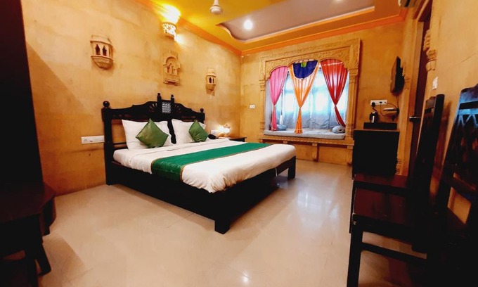 Amar Sagar Pol Hotel | Hotel Tokyo Palace