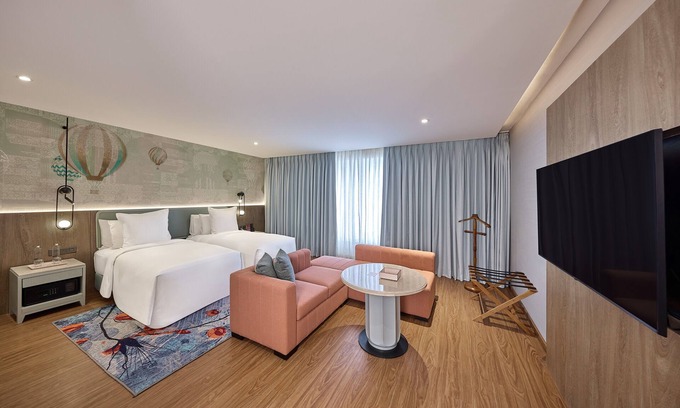 Vile Parle East Hotel | ICONIQA Hotel, Mumbai International Airport