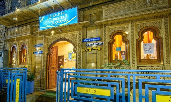 Amar Sagar Pol Hostel | Jaisalmer Hostel Crowd