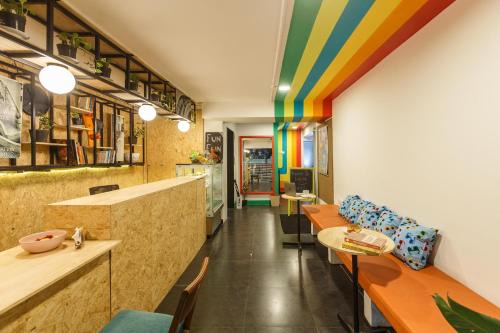 Shanthala Nagar Hostel | Locul Central - Church Street
