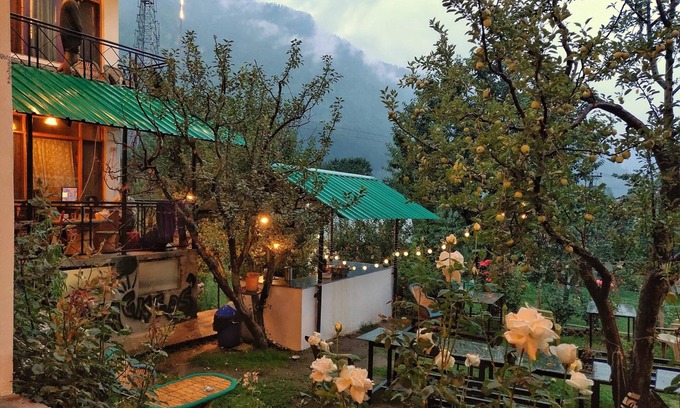 Old Manali Hostel | Madpackers Manali - Hostel