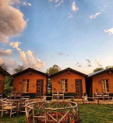 Bir Hostel | Monkey Mud House and Camps, Bir