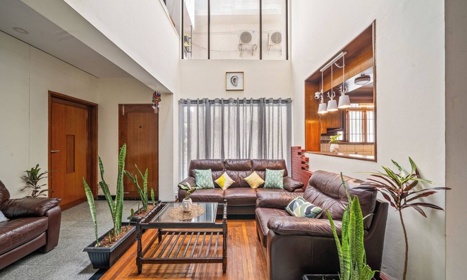 Koramangala Villa | ๐ณ Namma Woodland Villa | Golf Course Views