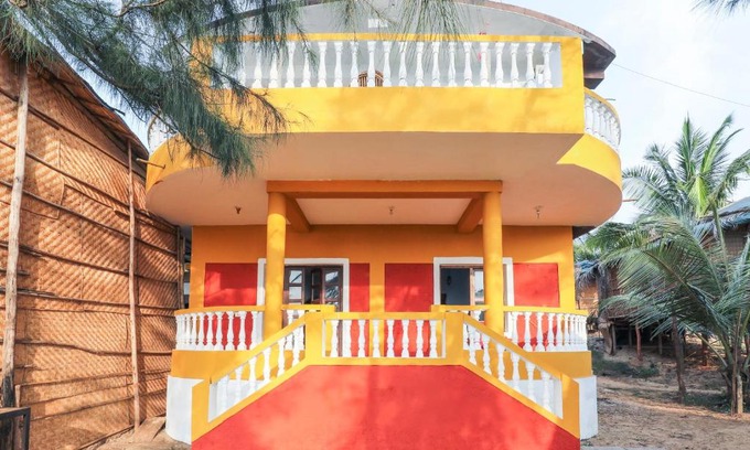 Mandrem Hotel | OYO 64372 Dolphin Beach Resort
