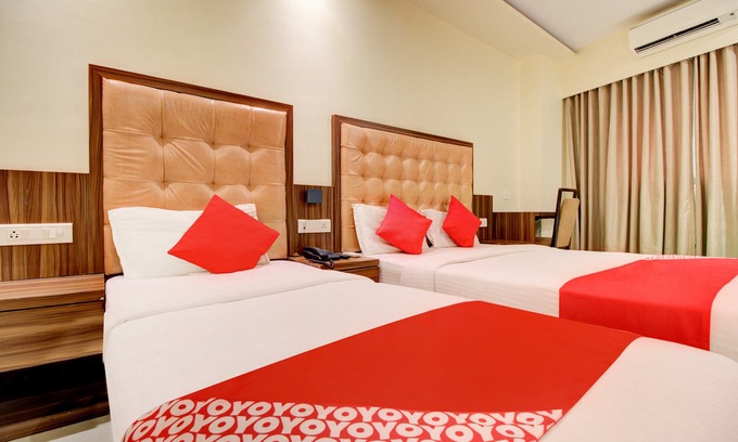 Sakinaka Hotel | OYO 65661 Hotel Emerald Inn