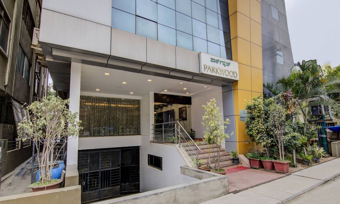 Brookefield Apartment | Parkwood Suites