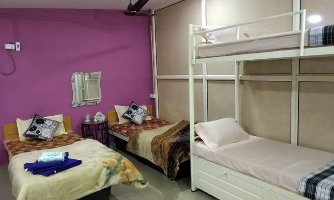 Goregaon West Resort | Private room ∙ 6 guests