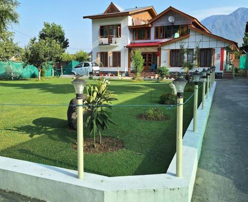 Brein House | Rose Bowl Guest House Homestay