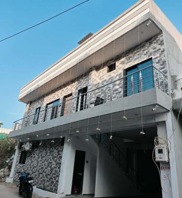 Rajpipla Apartment | SHIV SHAKTi HOMESTAY