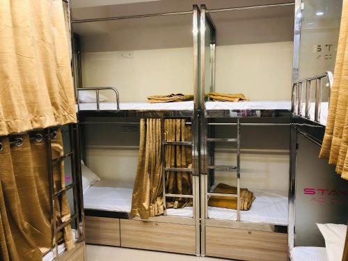 Goregaon East Hostel | STAY POINT A/C DORMITORY