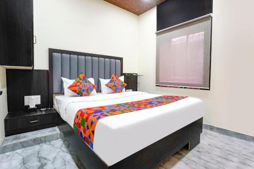 Wellington Pier Hotel | Via Gulshan Grand - Nr Gateway of India