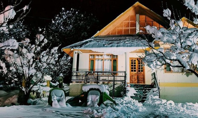 Manali Villa | Wooden Penthouse with Mountain view