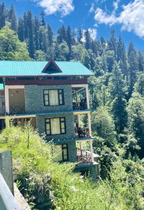 Banjar House | Yolo Hostel & Stay, Sojha, Jibhi