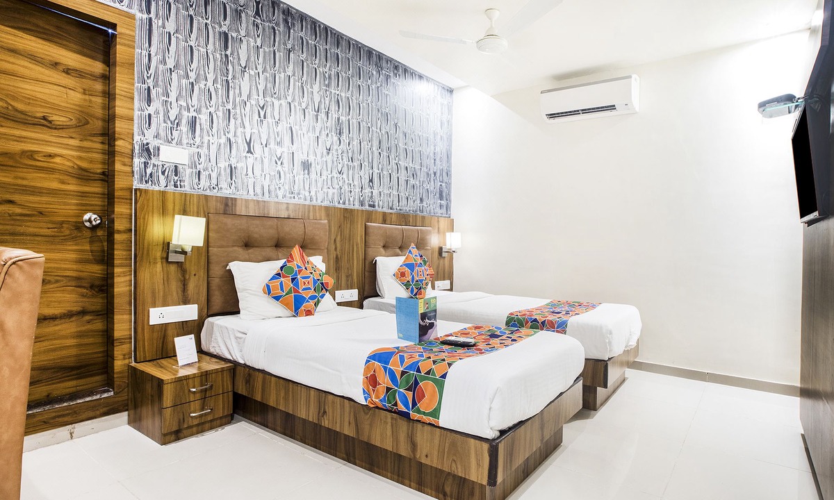 Sakinaka Hotel | FabHotel Amour Andheri East