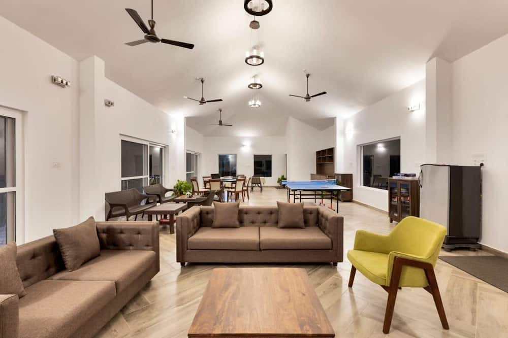 Kanbylu Baichanalli Hotel | Tusker Trail