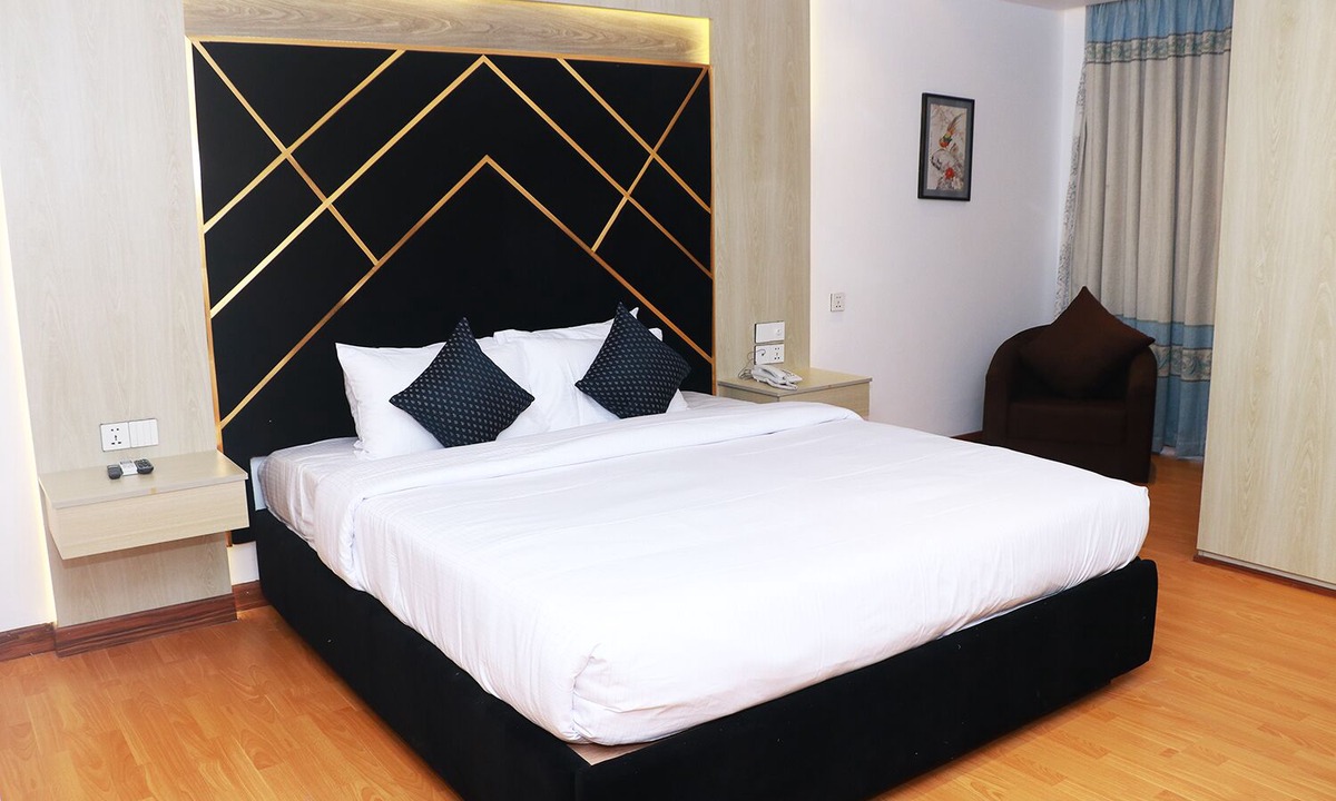 Rajshahi Hotel | Royal Raj Hotel & Condominium