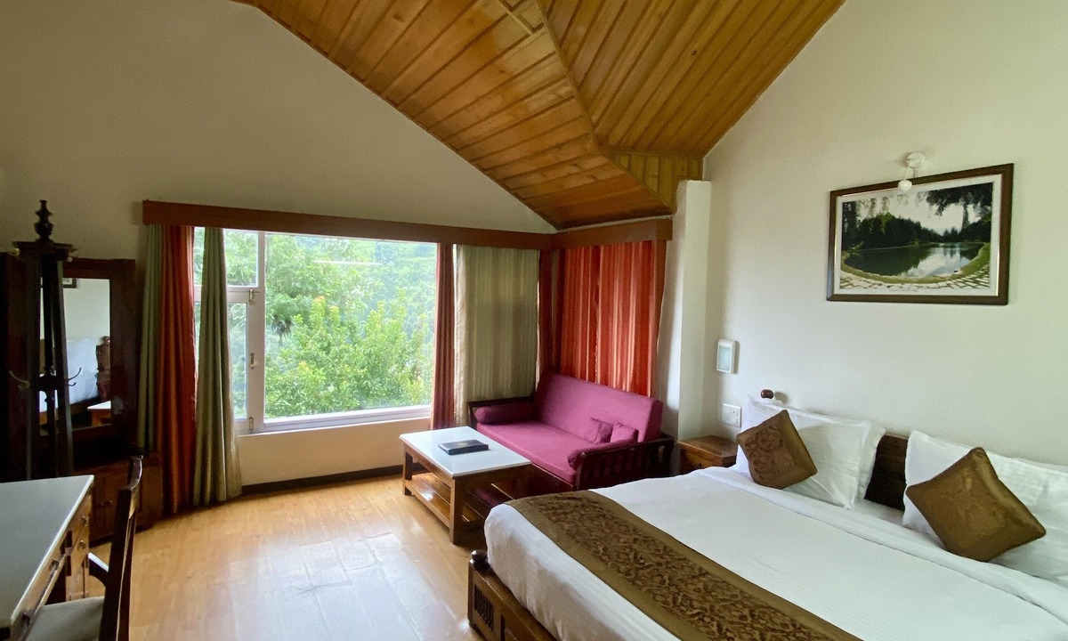Kandaghat Hotel | Oakwood Hamlet Resort - Shoghi - Shimla