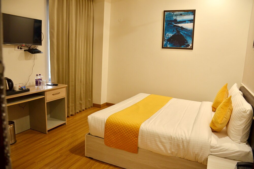 Amritsar Resort | Four Leaf Hotel - Connect