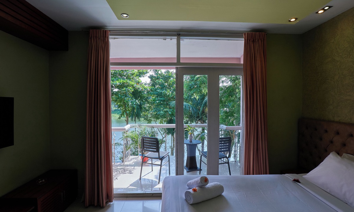 Chittagong Hotel | Foy's Lake Resort