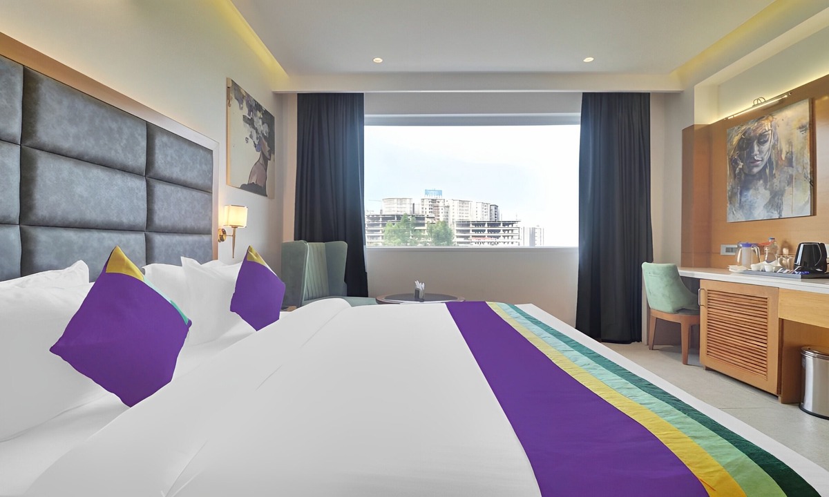 Sector 51 Hotel | Xenious Grand Manor, Golf Course Extension Road, Gurugram