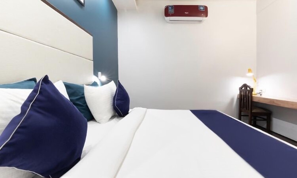 DLF Phase 3 Hotel | Moon Residency