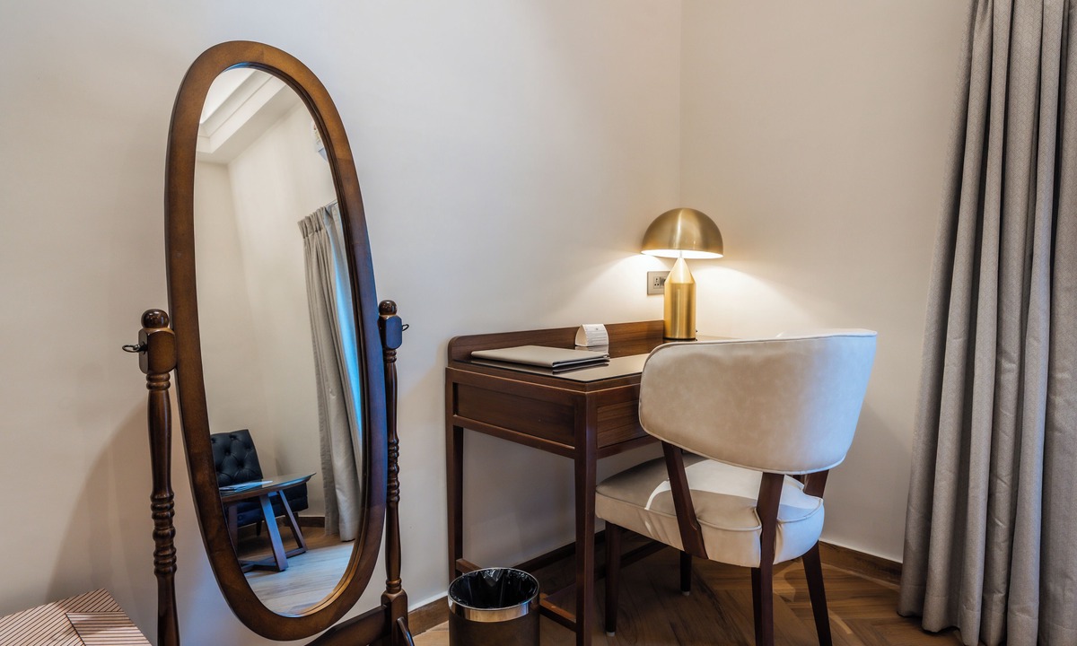 Fort Hotel | Grand Hotel, Mumbai - Ballard Estate, Fort