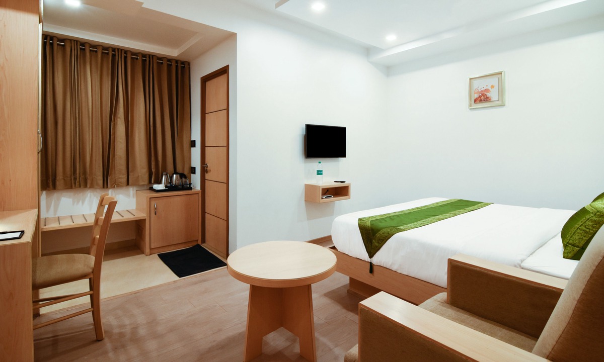 Gopalapuram Hotel | Treebo Vinayak Inn