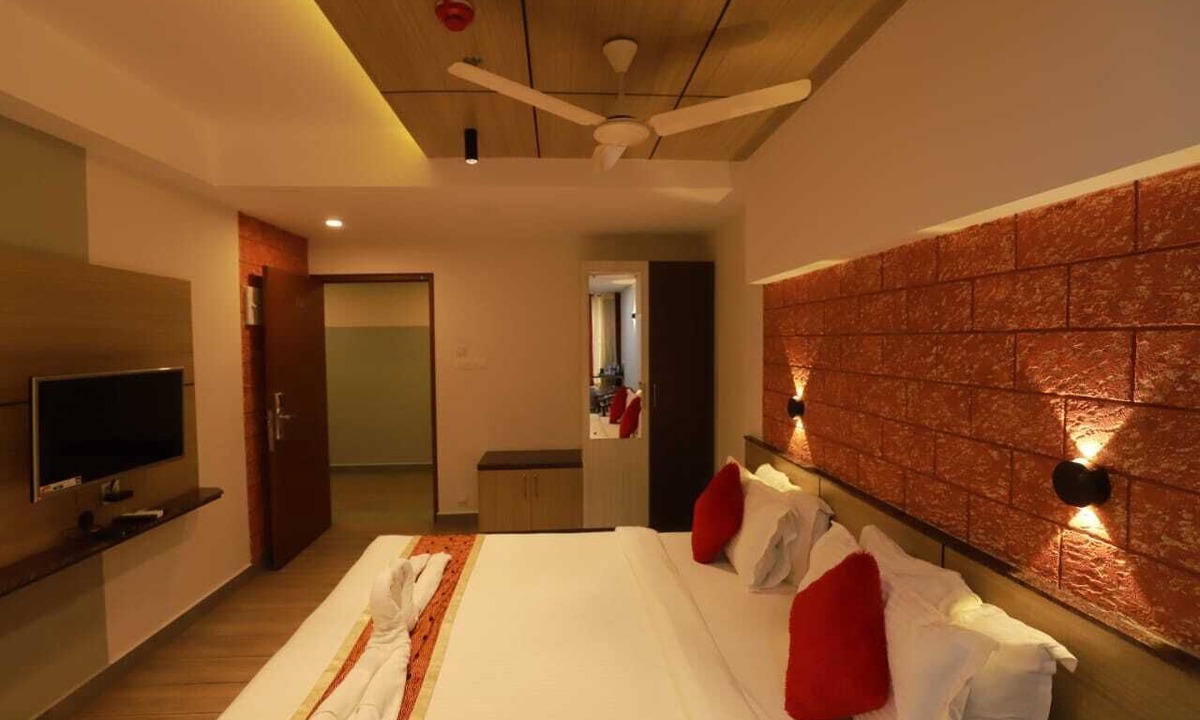 Guruvayur Hotel | Bhavanam Regency