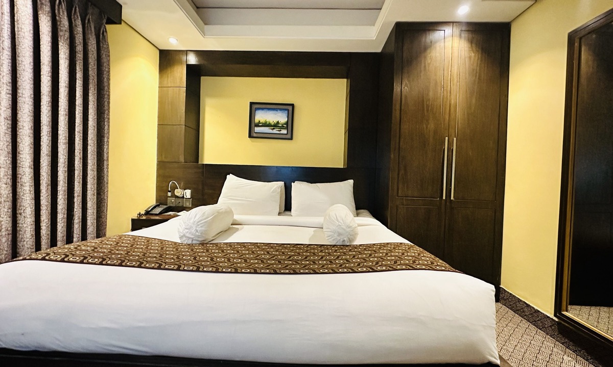 Dhaka Hotel | Hotel The Capital