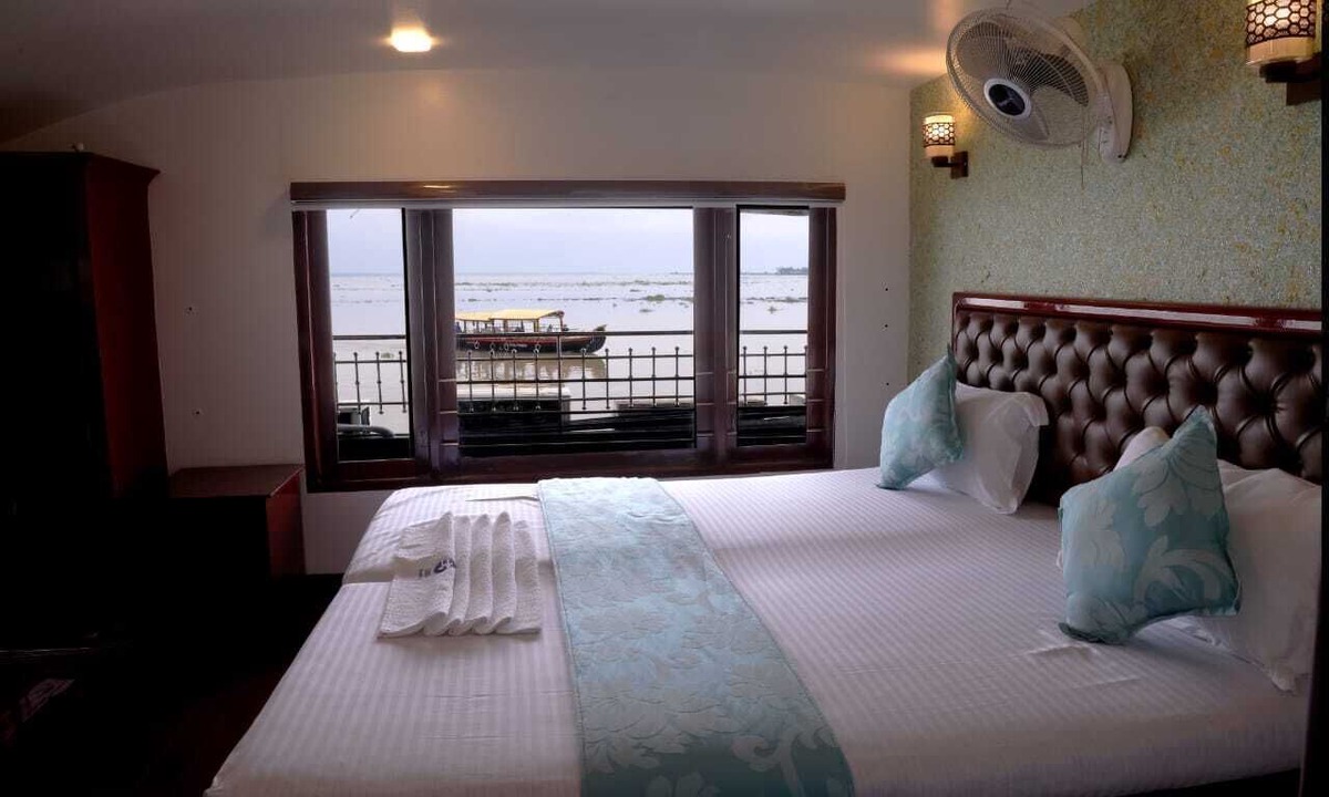Alappuzha Boat Rental | Kerala Houseboats