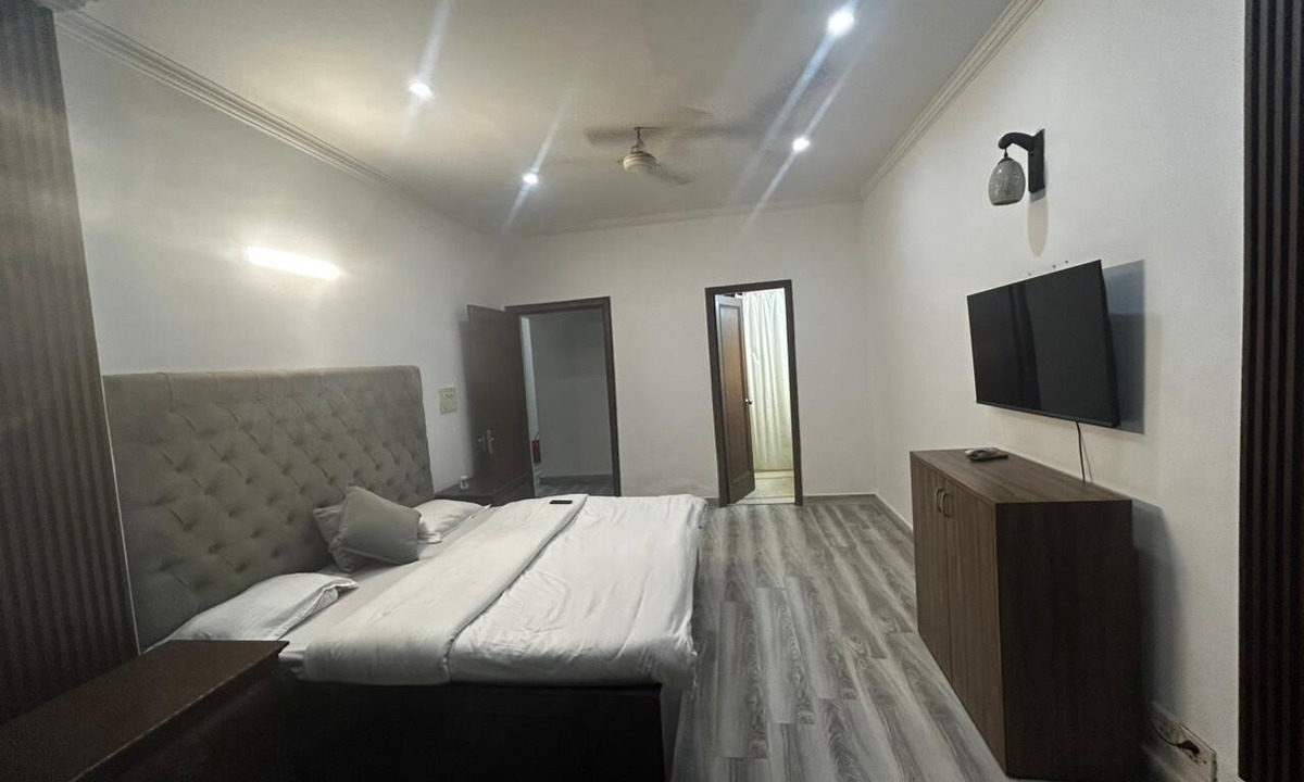 Greater Kailash Hotel | The Hideout GK