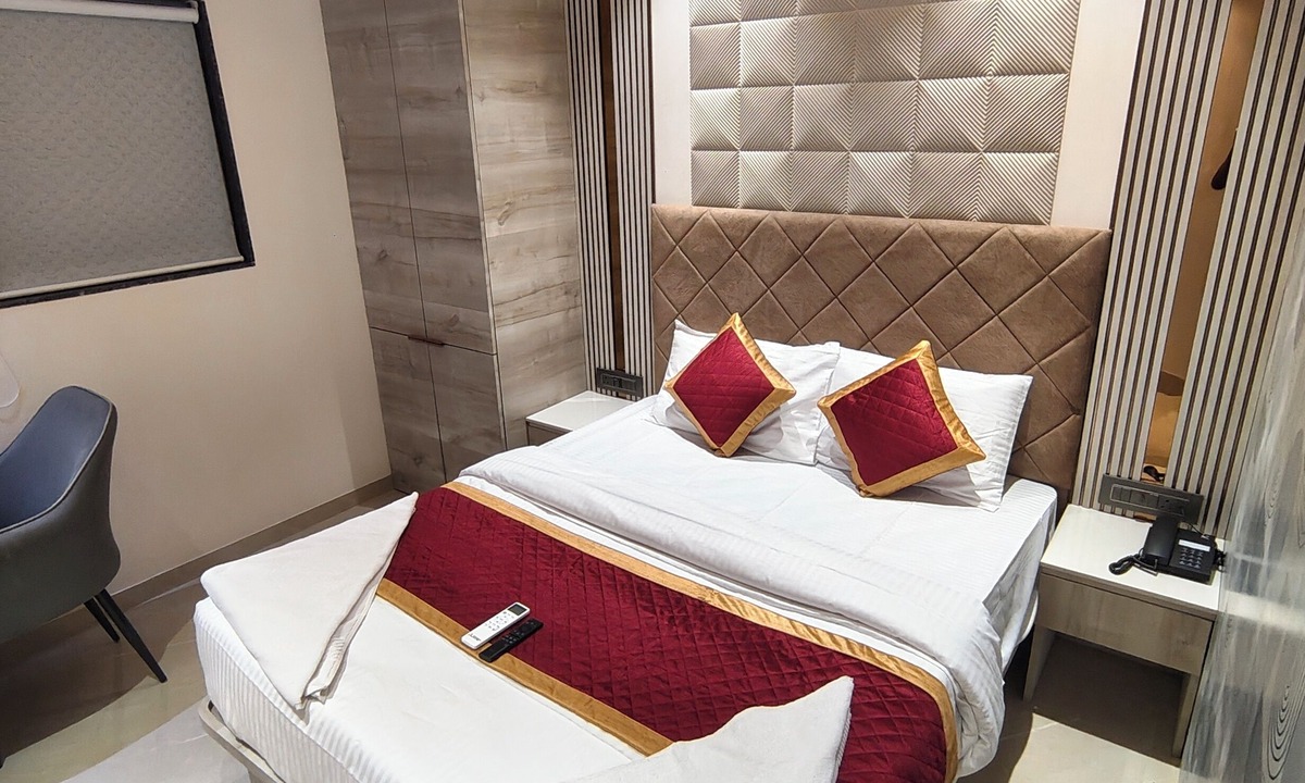 Vikhroli West Cabin | hotel Darshan Palace