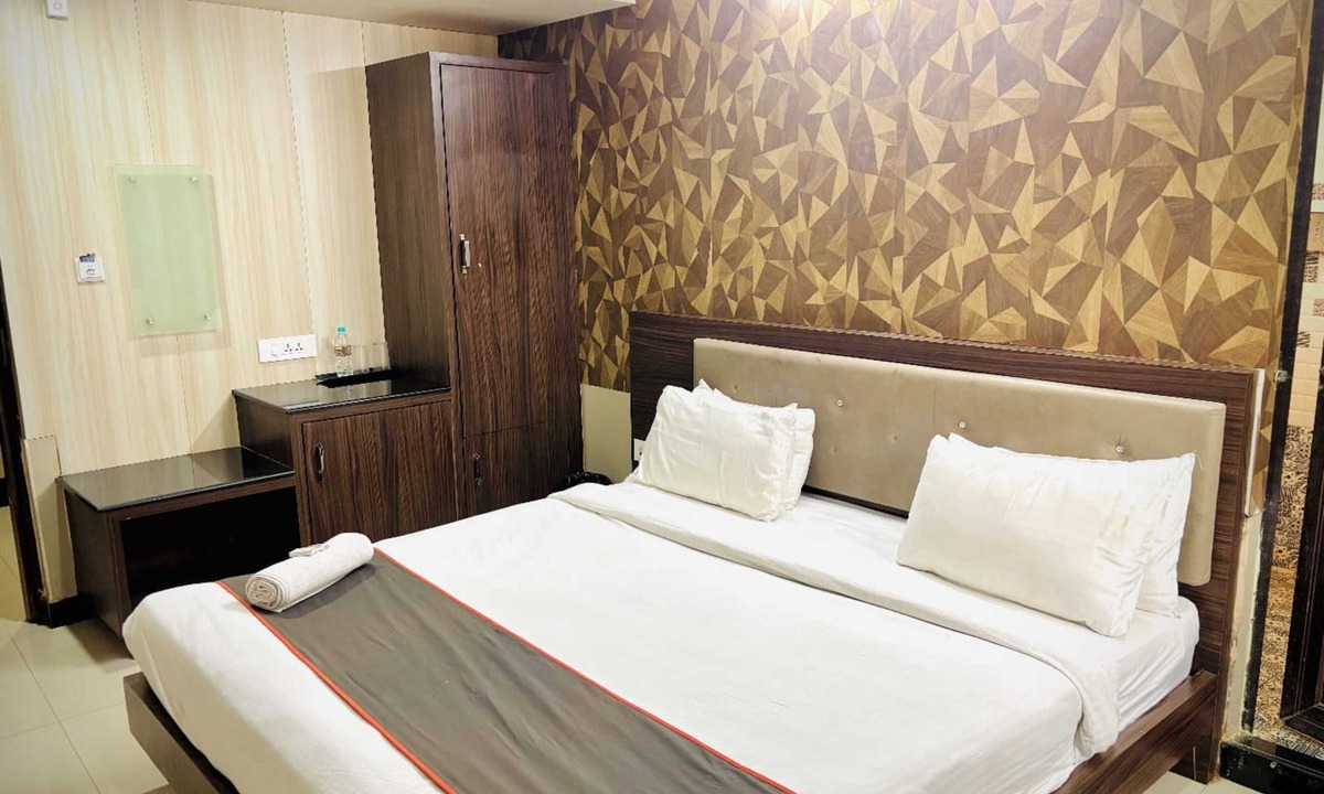 MVP Colony Hotel | Rosee Wood