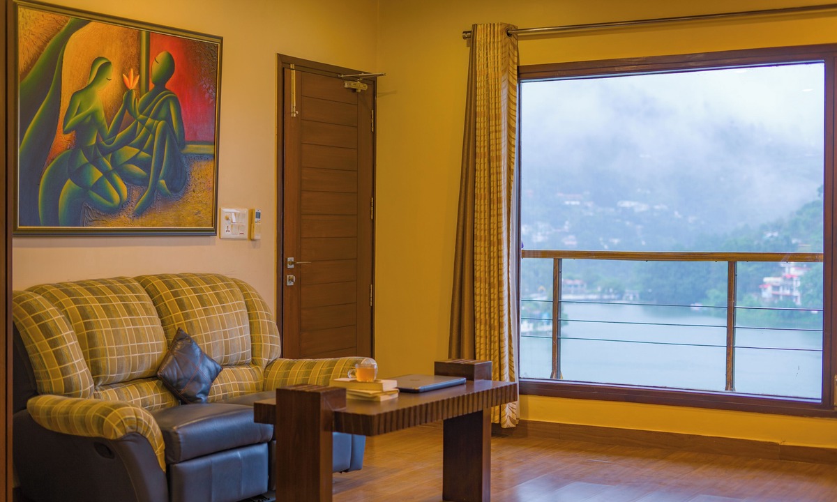 Bhimtal Villa | ELIVAAS Lakeview Manor 5 BHK
