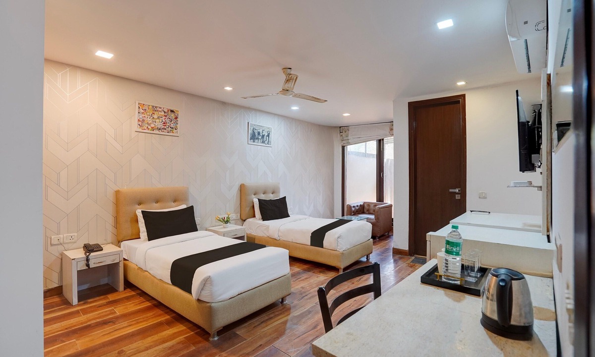 DLF Phase 3 House | Classic With Twin Bed Townhouse T Block