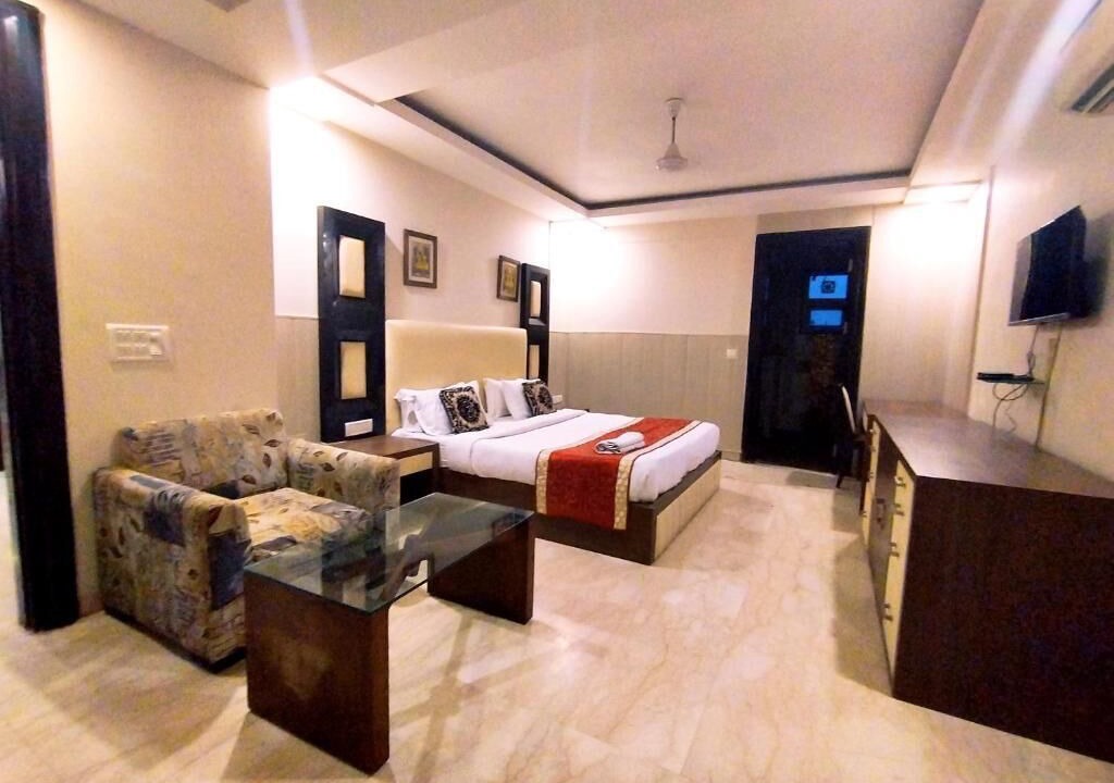 Kailash Colony Bed & Breakfast | Aaron Harikanta Stayz