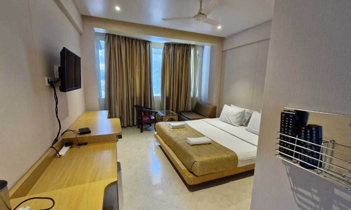 Panchgani Bed & Breakfast | Summer Plaza Resort