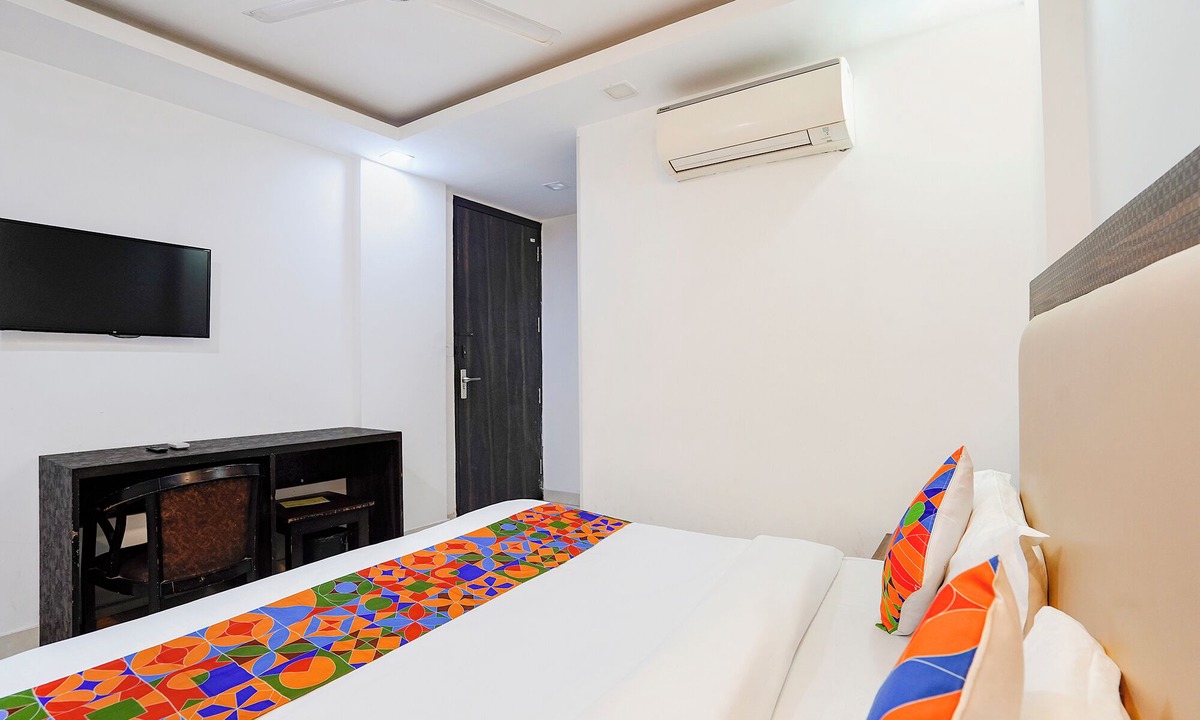 Greater Kailash Hotel | Via Anand Mukesh Residency - Greater Kailash