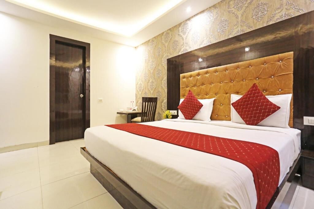 Greater Kailash Bed & Breakfast | Comfy Stay Hotels