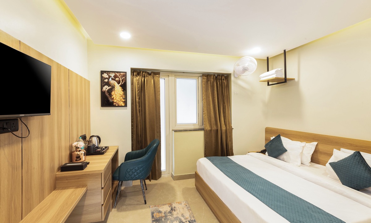 Kailash Colony Hotel | The Ambient Suite