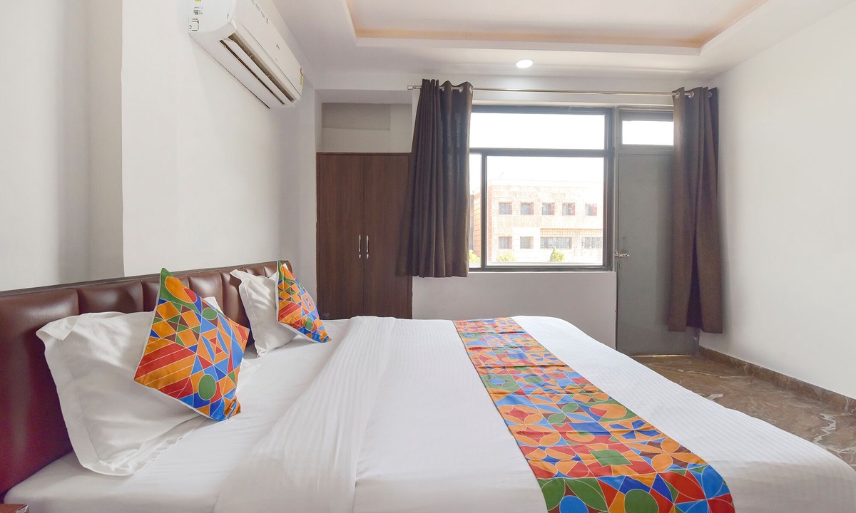 Adarsh Nagar Hotel | Via Uday - Nr. Albert Hall Museum