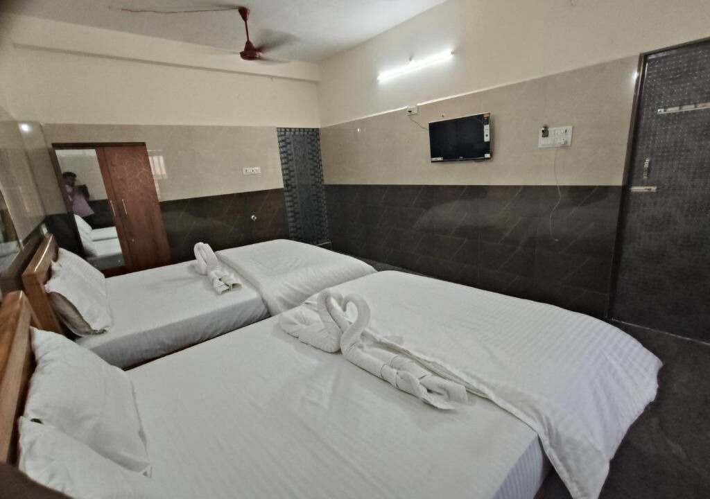Sholinghur Hotel | VRS INN