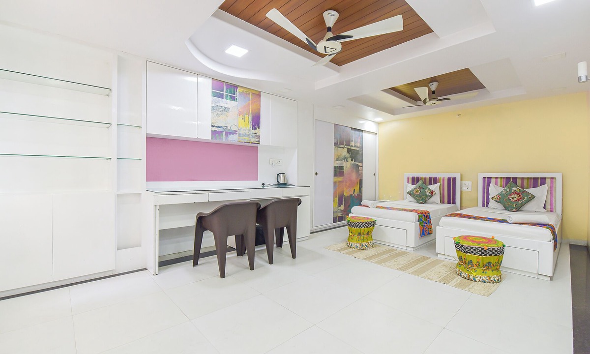 Pink City Hotel | Fabhotel Pink Cozzy