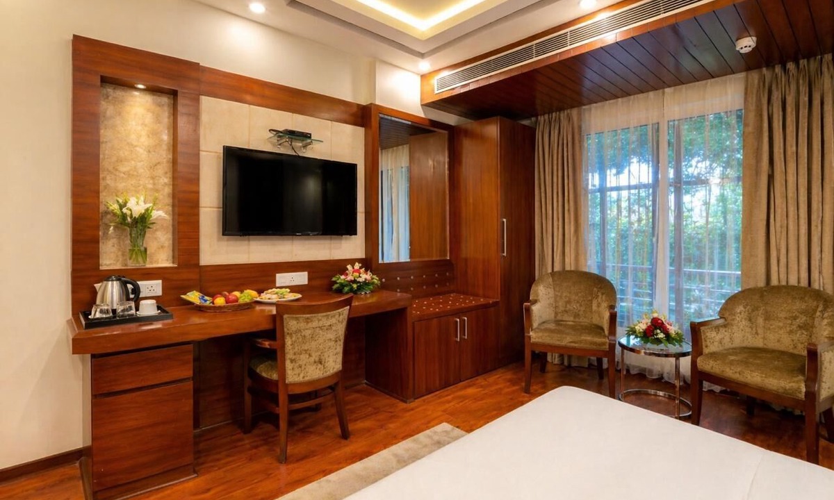 Greater Kailash I Hotel | Grand FFOUR near Nehru Place, Delhi