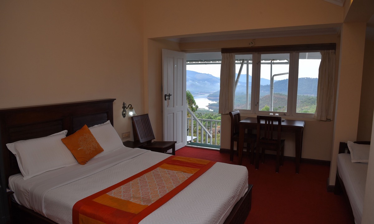 Chinnakanal Hotel | Lakezone Holiday Resort