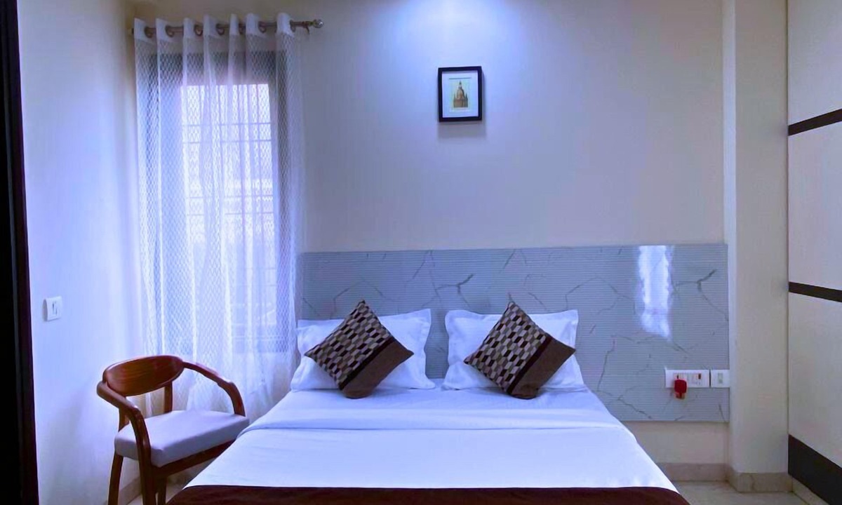 Patel Nagar Bed & Breakfast | Cassava Stay